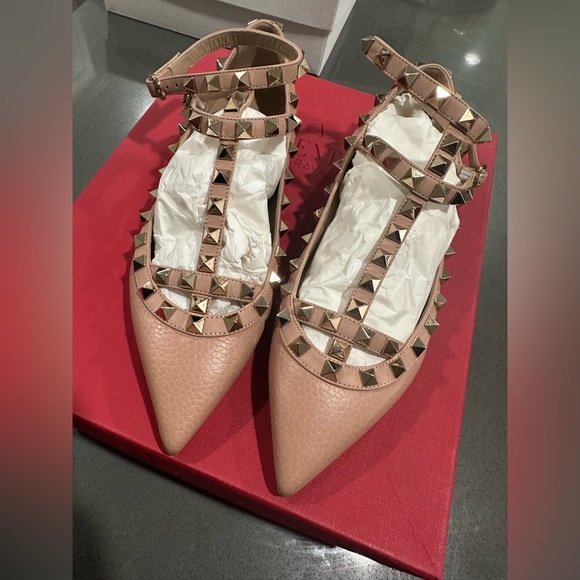 Valentino Garavani Shoes - Valentino Garavani Rockstud Flats (SOLD)